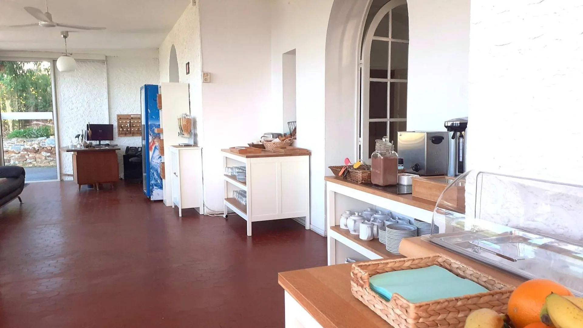 Azur Hotel Le Lavandou 3*,