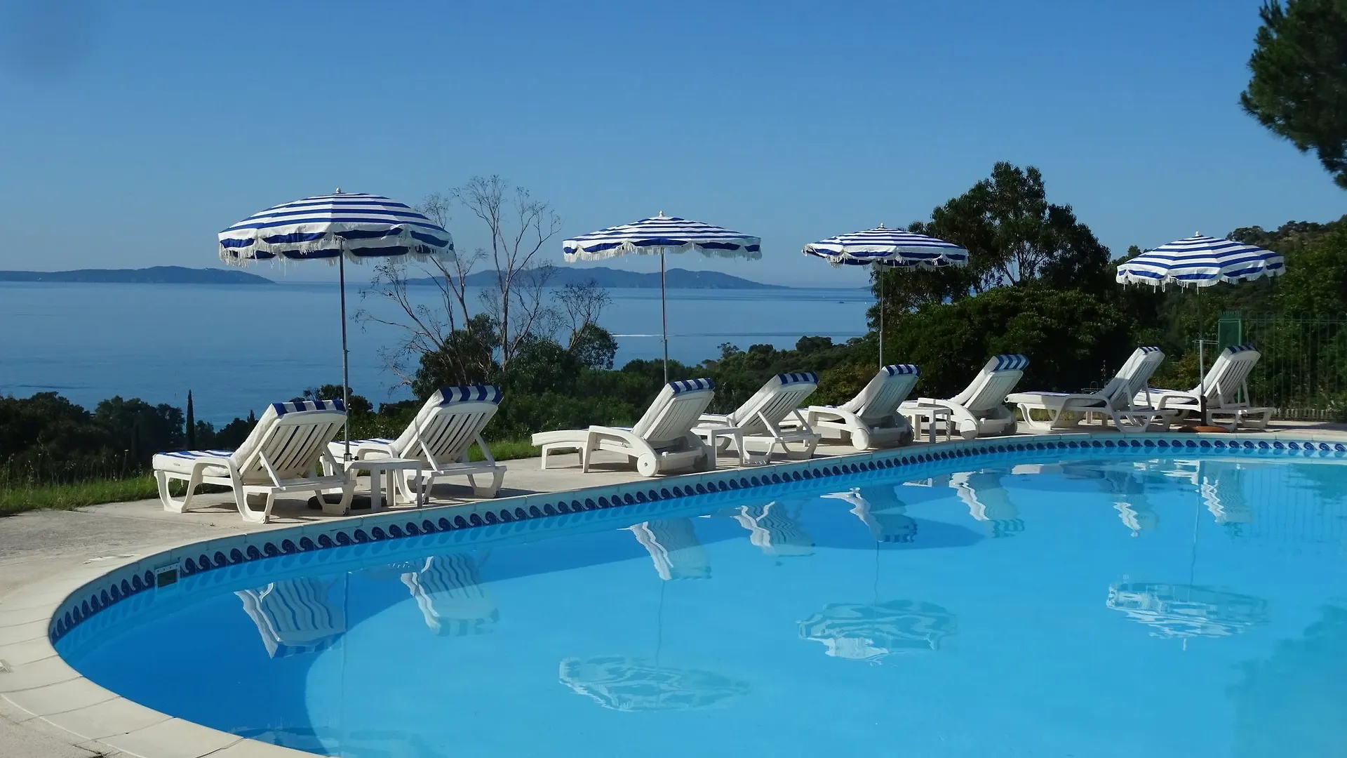 Azur Hotel Le Lavandou 3*,  Frankrijk