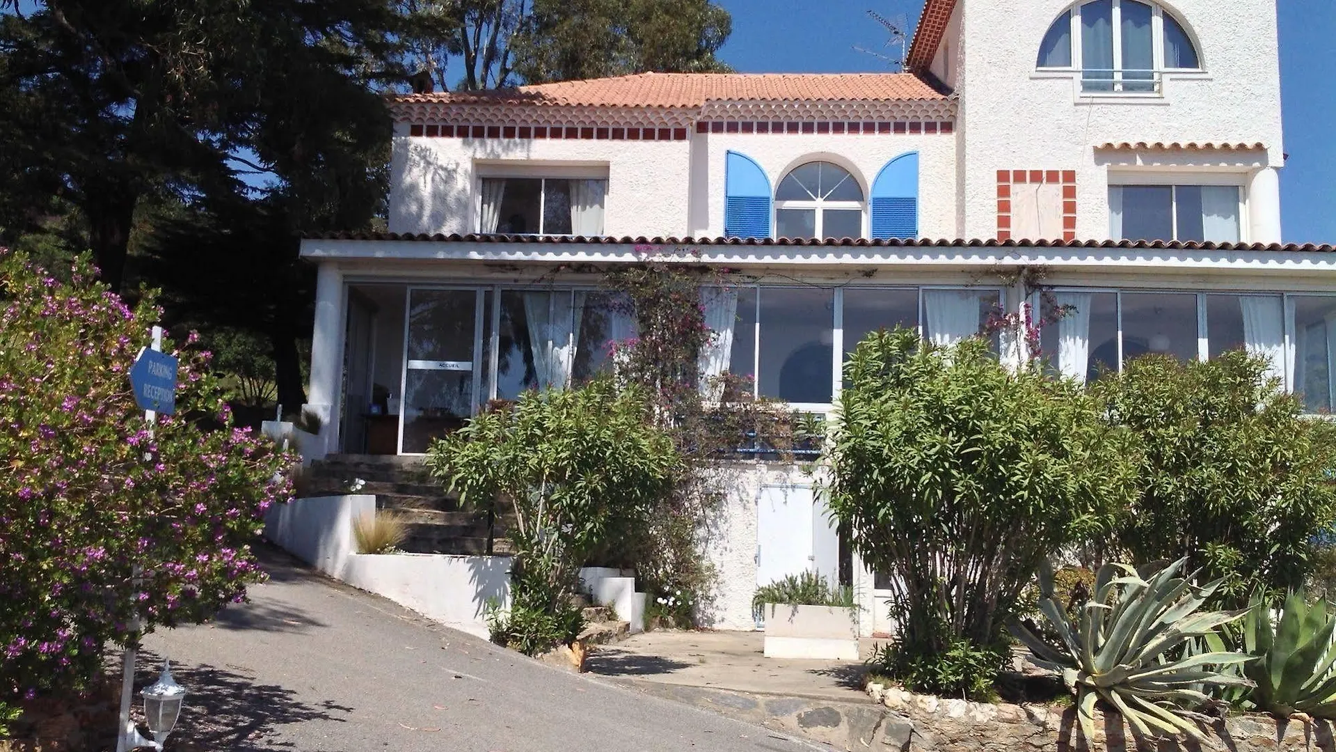 Azur Hotel Le Lavandou 3*,  France